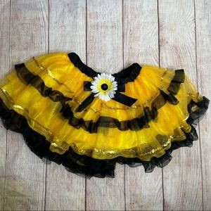 Costumes USA Girl’s 3 Tier Daisy Accent Tulle Tutu Skirt